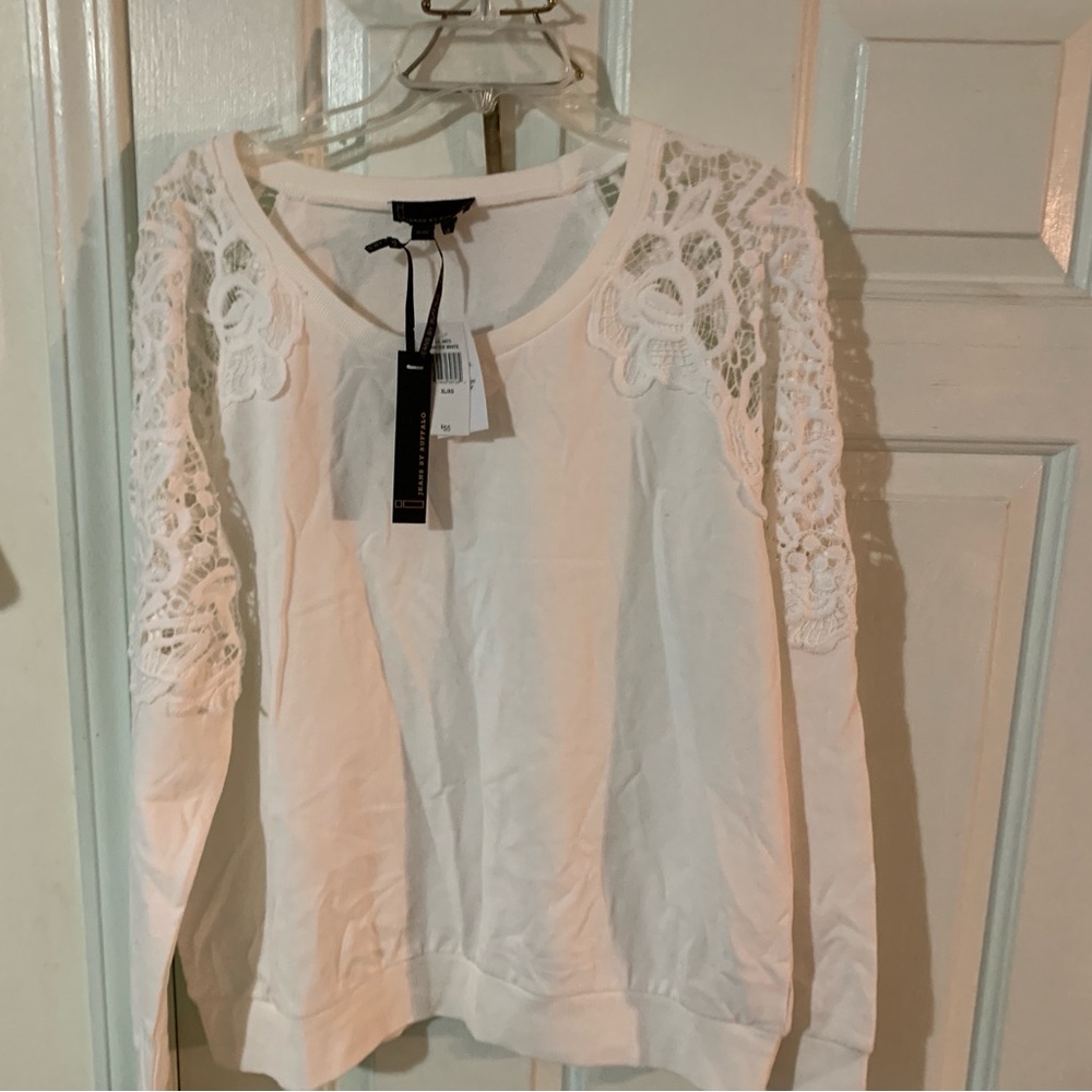 Elegant White Lace Sleeve Top